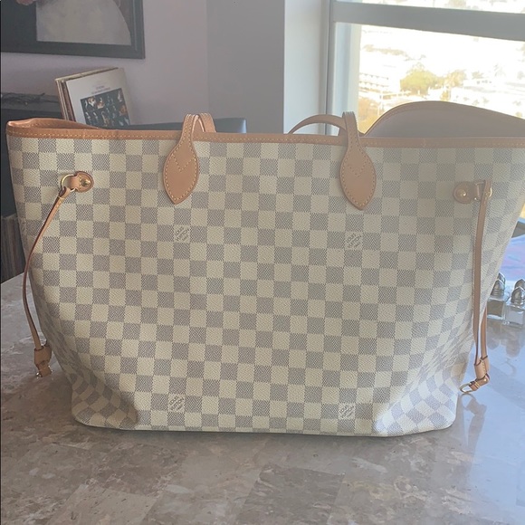 Louis Vuitton Handbags - Louis Vuitton purse authentic